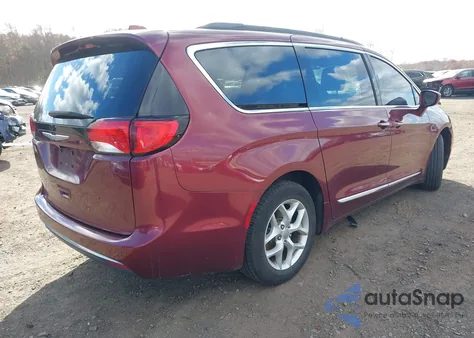 2017 Chrysler Pacifica Touring-L z USA, uszkodzony, nr VIN 2C4RC1BG3HR510259
